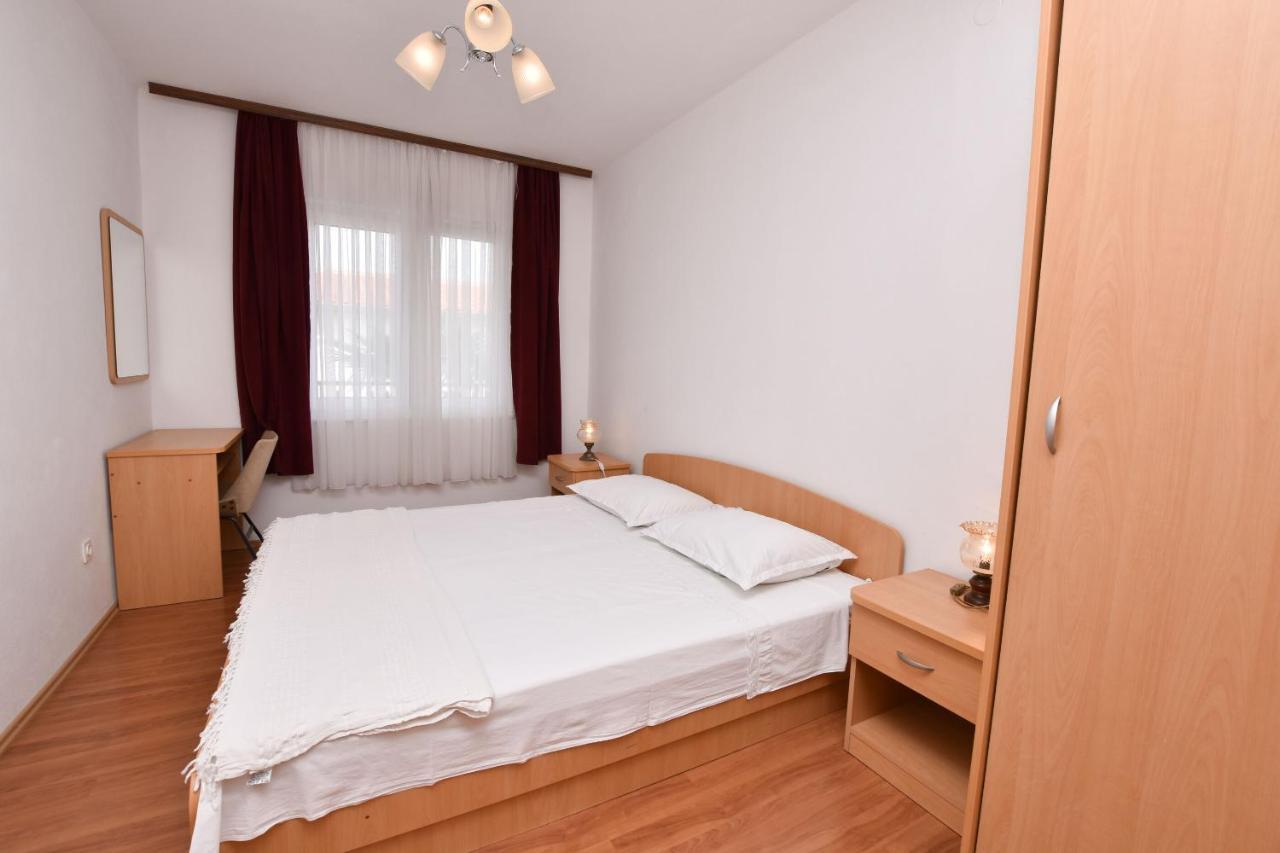 Apartments And Room Kiko Primošten Dış mekan fotoğraf