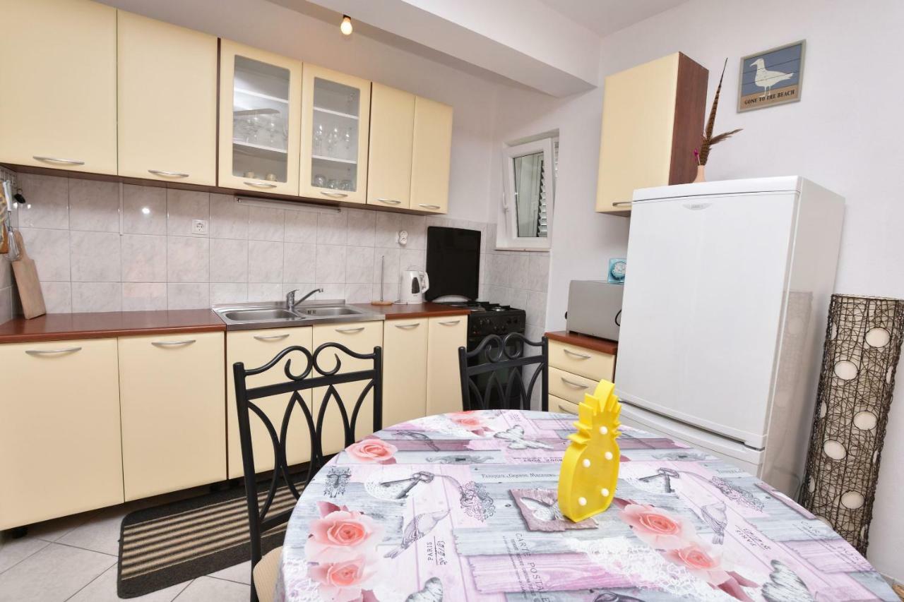 Apartments And Room Kiko Primošten Dış mekan fotoğraf