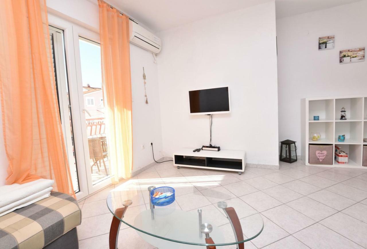 Apartments And Room Kiko Primošten Dış mekan fotoğraf